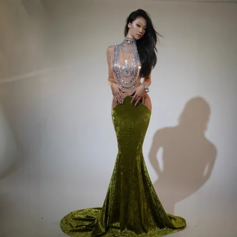 Luxurious Mock Neck Rhinestone Velvet Mermaid Evening Dress Floor Length Bodycon Formal Gown For Women Banquet Party