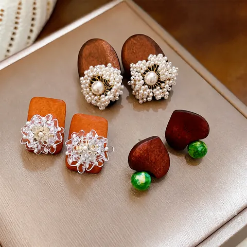 Handmade Ethnic Style Wooden Stud Earrings For Women Vintage Wood Artificial Pearl Glass Flower Heart Shape Jewelry Earrings
