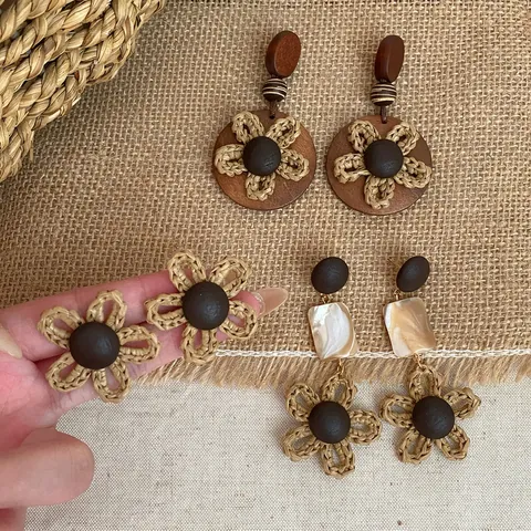 Vintage Bruin Maillard Geweven Bloem Oorknopjes Voor Vrouwen Handgemaakte Hout Stro Vakantie Boheemse Etnische Sieraden