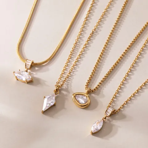 Collier Pendentif en Zirconia en Acier Inoxydable Plaqué Or 18K pour Femmes Collier en Zircon Géométrique en Forme de Goutte d'Eau Marquise Bijoux Imperméables