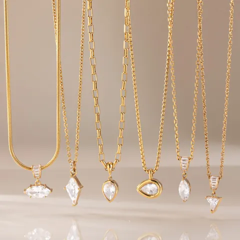 Collier Pendentif en Zirconia en Acier Inoxydable Plaqué Or 18K pour Femmes Collier en Zircon Géométrique en Forme de Goutte d'Eau Marquise Bijoux Imperméables