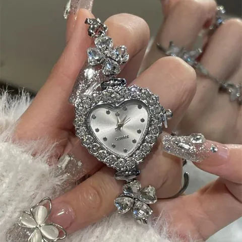 Luxury Heart Rhinestone Hand Chain Bracelet Watch For Women Lucky Flower Alloy Quartz Wristwatch Elegant Silver Plated Jewelry Gift