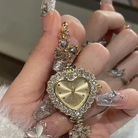Luxury Heart Rhinestone Hand Chain Bracelet Watch For Women Lucky Flower Alloy Quartz Wristwatch Elegant Silver Plated Jewelry Gift