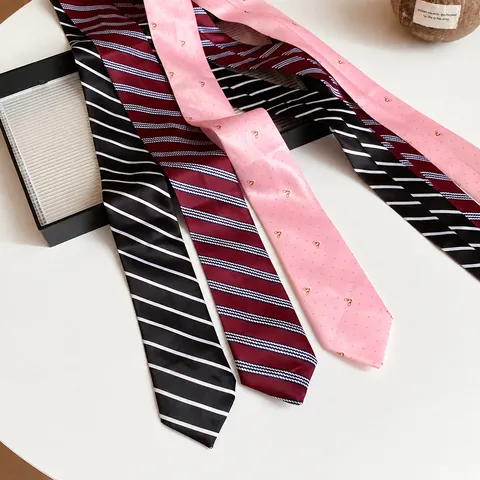 Corbata Rayada Estilo Coreano para Mujer Estilo Academia Dulce Pañuelo de Satén Patrón Corazón Estampado Pañuelo de Seda Fino Accesorios de Moda
