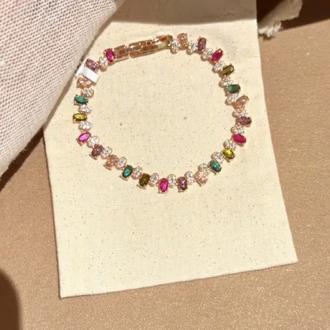 Designer Regenbogen Zuckerwürfel Unregelmäßiges Armband Zirkonia Eingelegtes Kupfer Roségold Silber Armband Für Damen Elegantes Schmuckzubehör