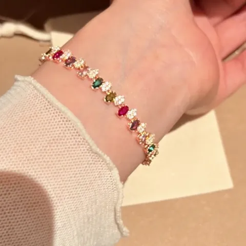 Designer Regenbogen Zuckerwürfel Unregelmäßiges Armband Zirkonia Eingelegtes Kupfer Roségold Silber Armband Für Damen Elegantes Schmuckzubehör