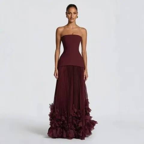 Women Tube Top Pleated Evening Dress Elegant Slim Fit Maxi Gown With 3D Petal Hem And Sweep Train Formal Party Wedding Dress
