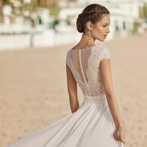 Women Elegant V-Neck Lace Wedding Dress White Chiffon Maxi Gown Slim Fit Beach Bridal Dress with Small Court Train Bridal Gown
