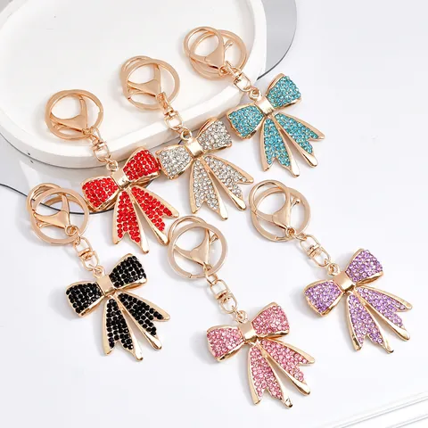 Porte-clés Nœud Papillon en Strass Mode pour Femmes Alliage de Zinc Plqué Or Nœud Porte-clés Charme de Sac Pendentif Voiture Cadeau