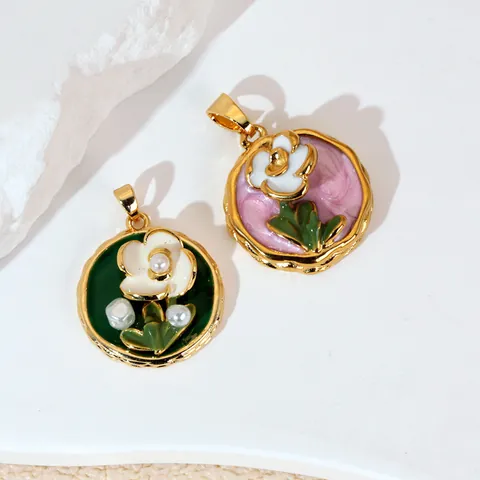 Pendentif Émail Fleur Rose Rétro Jardin de Monet Perle Artificielle Cuivre Plaqué Or Accessoire de Collier Floral
