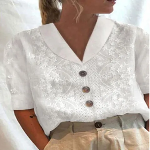 Blouse Brodée à Col en V pour Femmes Été Décontracté Ample à Demi-manches en Coton Top Blanc Style Occidental Broderie Florale
