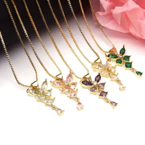Collana con Ciondolo a Farfalla in Rame con Strass per Donna Micro-intarsiato Oro Animale Insetto Goccia d'Acqua Cristallo Farfalla Gioielli