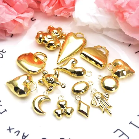 Ciondolo in Rame Oro Lucido con Zirconia Intarsiata Cuore Orso Luna Animale Forma Geometrica Ciondolo per Collana Fai-da-te Accessori per la Creazione di Gioielli