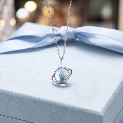 Collar con Colgante de Planeta de Topacio Azul Cielo de Plata de Ley S925 Cadena de Saturno Universo Minimalista para Mujer Joyería Regalo