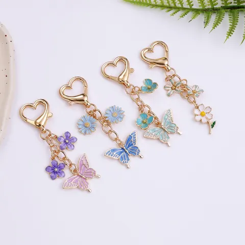 Llavero de Metal con Mariposa y Flor Colorida Cierre de Langosta de Corazón Dulce Colgante de Bolsa de Aleación de Zinc Esmaltada para Mujer Regalo para Niñas
