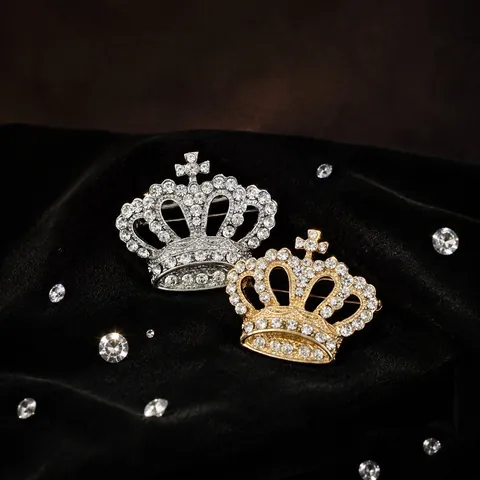 Luxury Korean Crown Brooch For Women Zinc Alloy Pave Rhinestone Pin With Artificial Pearl Vintage Palace Style Costume Jewelry Accessories
