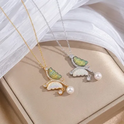 Asymmetric Butterfly Artificial Pearl Necklace Titanium Steel Gold Silver Plated Zirconia Inlaid Choker Elegant Women Jewelry Accessories