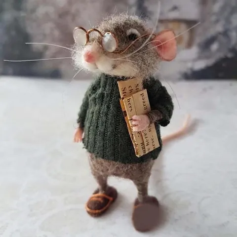 Süße Nadelgefilzte Maus Handgefertigtes Wollfilz-Tier-Ornament Mit Brille Buch Zeitung Schreibtisch-Figur Heimdekor Geschenk