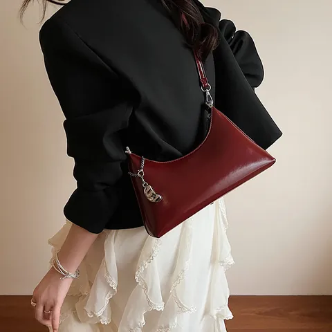 Retro PU Leather Underarm Bag For Women Vintage Hobo Shoulder Bag Simple Commuter Pillow Bag With Silver Metal Pendant Handbag