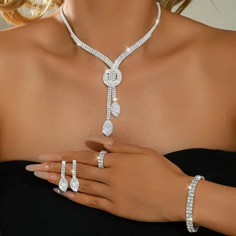 Elegante Set di Gioielli in Rame con Strass Collana Orecchini Bracciale Anello Accessori Geometrici per Matrimonio Festa Sposa