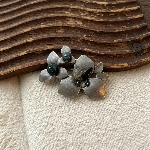 Vintage Leaf Flower Brooch Pin Natural Stone Antique Silver Plating Alloy Dual Use Necklace Pendant Scarf Clip For Women
