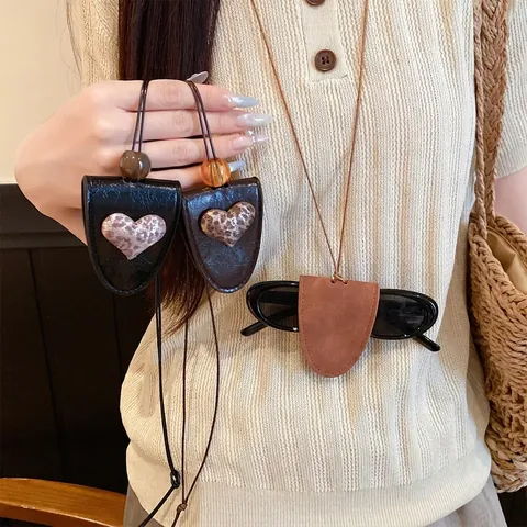 Mode Leopard Herz Leder Brillenhalter Halskette Für Damen Bohemian Kunstlederkordel Verstellbare Retro Lange Halskette Accessoire