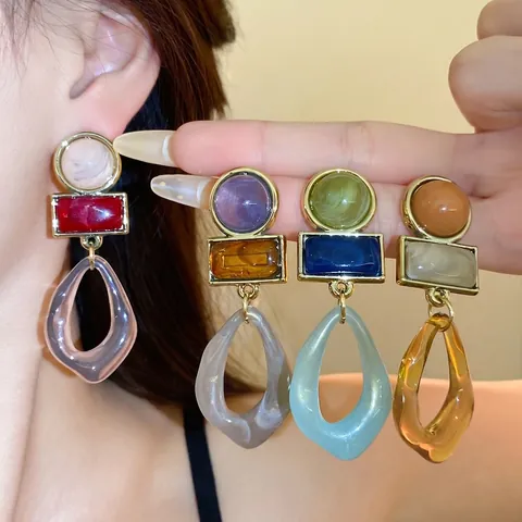 Vintage Alloy Acrylic Geometric Pendant Stud Earrings For Women Maillard Style Round Square Teardrop Dangle Earrings With Silver Post Niche Design Jewelry