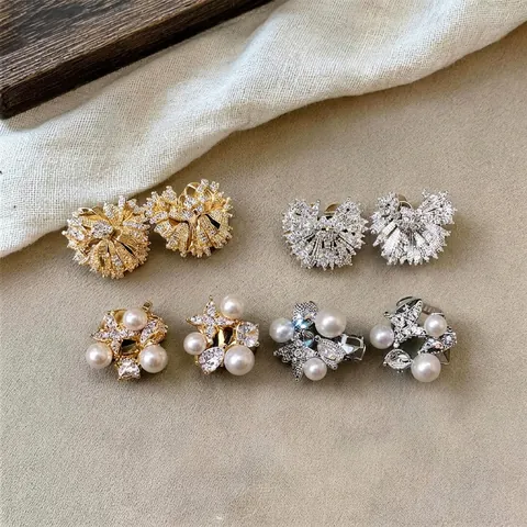 18K Gold Plated Copper Oval Zirconia Clip-on Earrings Light Luxury Pleated Fashion Niche Design Non-Pierced Earrings For Women