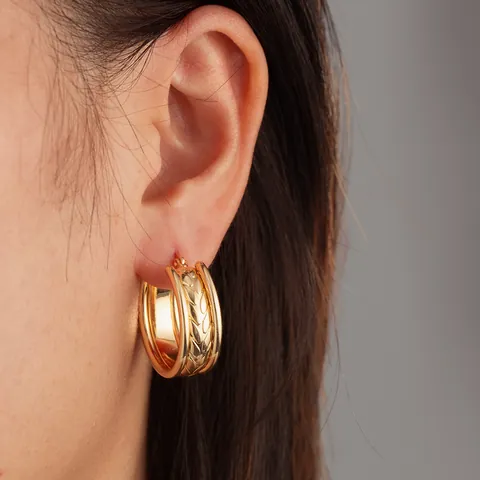 Damen Mehrschichtige Edelstahl Creolen 18K Vergoldet Geometrischer Modeschmuck Minimalistisches Elegantes Creolen Accessoire