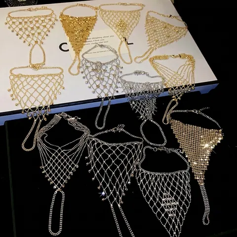 Bracelet Chaîne de Main à Gland Creux pour Femmes Bracelet Intégré en Cuivre avec Strass Bijoux de Mode Individuels