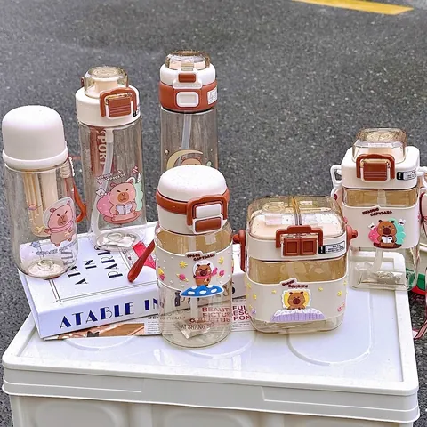 Süße Capybara Plastik Trinkflasche Für Studenten Mädchen Tragbarer Strohhalm Trinkbecher Kawaii Cartoon Flasche Für Schule Reisen Büro Alltag