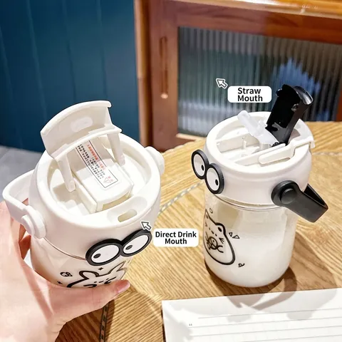 Cartoon Niedliche Tragbare Wasserflasche Mit Strohhalm Dual Trinkmodus Für Mädchen Studenten Plastikbecher Mit Griff 3D Augen Deckel