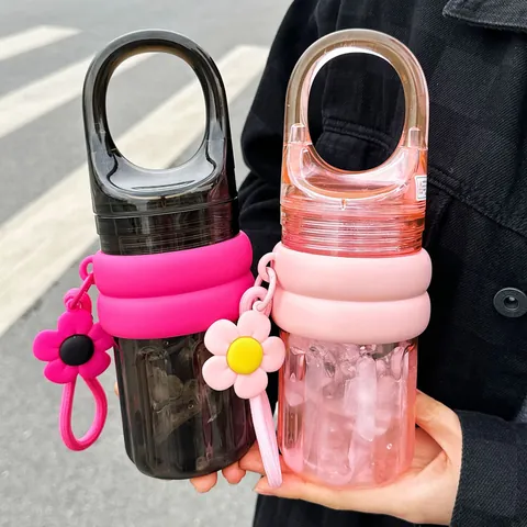 Women Portable Water Bottle With Daisy Charm And Ring Handle Summer Fashion Leakproof Outdoor Coffee Direct Drinking Cup