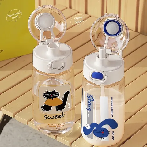 Bouteille d'Eau en Plastique 700ml Avec Paille Style Ins Double Boisson Portable Anti-fuite Gobelet Spatial École Voyage