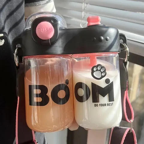 Bouteille d'Eau Créative en Plastique à Double Compartiment Avec Paille et Sangle Réglable Gobelet Portable pour Étudiants Voyage