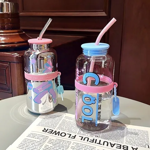 Tasse en Verre Miroir Moderne Avec Paille Grande Capacité Bouteille d'Eau en Verre Borosilicaté Résistant à la Chaleur Avec Manchon en Silicone Pour Bureau Maison