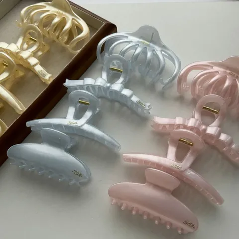 Grote Franse Retro Haarklem Voor Dames Matte Parelmoer Hars Haarklem Octopus Strik Ontwerp Antislip Haaraccessoires