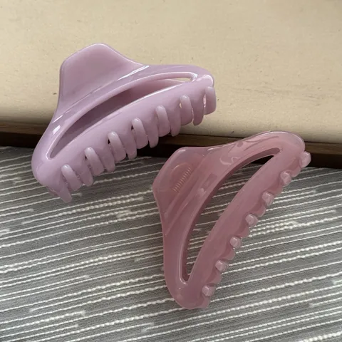 Minimalist Geometric Hollow Triangle Shark Hair Claw Clip Plastic PC Matte Glossy Nonslip Hair Grip For Women Girls Daily Hair Styling Accessories