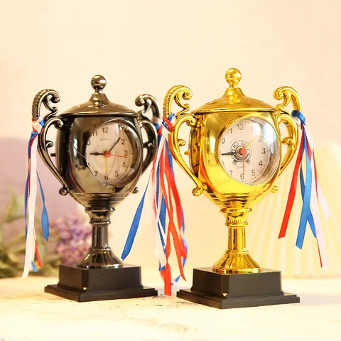 Creative Trophy Shape Alarm Clock For Kids Students Bedside Silent Quartz Desktop Clock Birthday Holiday Gift Home Decor