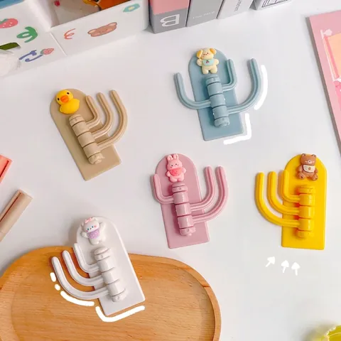 Cartoon Animal 3-Prong Rotatable Adhesive Hook Cute Wall Mounted Key Holder For Entrance Kitchen Bathroom Nail-Free Plastic Hook