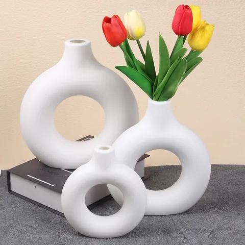 Nordic Minimalist Donut Vase Plastic Ceramic-Look PVC Decoration Hollow Round Flower Vase Modern Home Living Room Aesthetic Centerpiece