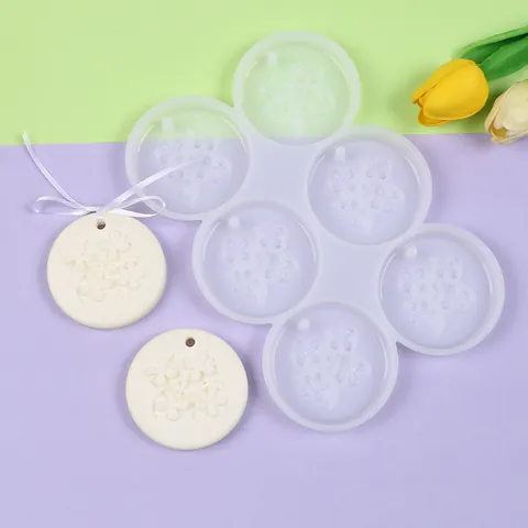 Flower Relief Pattern Silicone Aromatherapy Stone Hanging Tag Mold DIY Floral Plaster Tag Epoxy Resin Mold 6 Cavity Round