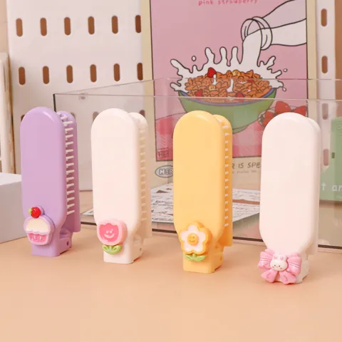 Pettine Pieghevole Mini Cartone Animato Spazzola per Capelli Portatile per Studenti Ragazze Piccolo Pettine Massaggiante Districante in Plastica Resina Accessori da Viaggio Carini