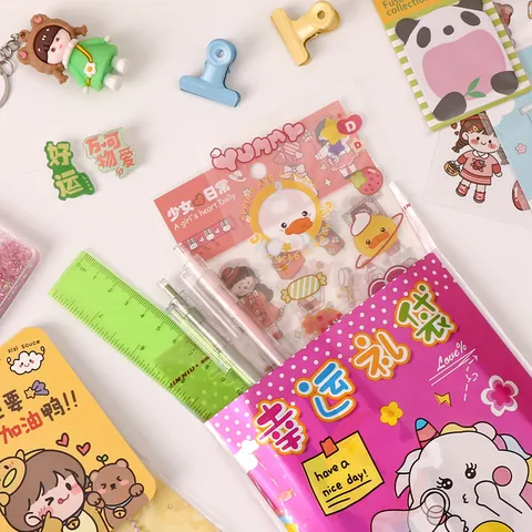 Kit de Papeterie Pochette Surprise Dessin Animé pour Étudiants Cadeau de Remise des Diplômes Sac Chanceux Inclut Carnet Stylo Règle Autocollants