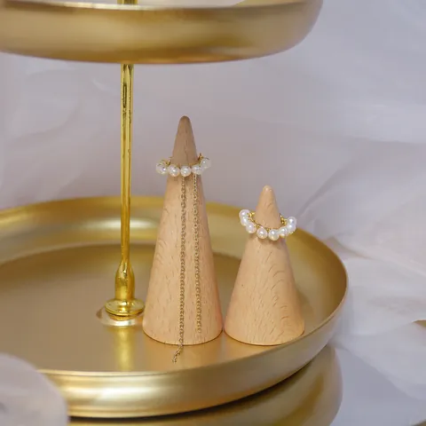 Manchette d'Oreille en Perle d'Eau Douce Plaquée Or 14k Boucle d'Oreille à Gland Enveloppée de Fil à la Main pour Femme Design Coréen sans Perçage