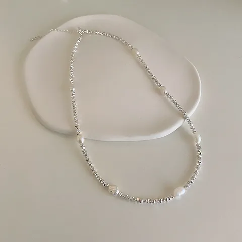 Collana in Metallo con Perla d'Acqua Dolce Minimalista Vintage per Donna Catena a Clavicola con Perline d'Argento Gioielli