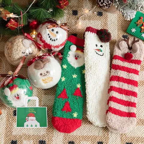 Chaussettes Chaudes en Polaire Corail de Noël Coffret Cadeau Brodées Père Noël Renne Flocon de Neige Chaussettes Pelucheuses Hommes Femmes Cadeau