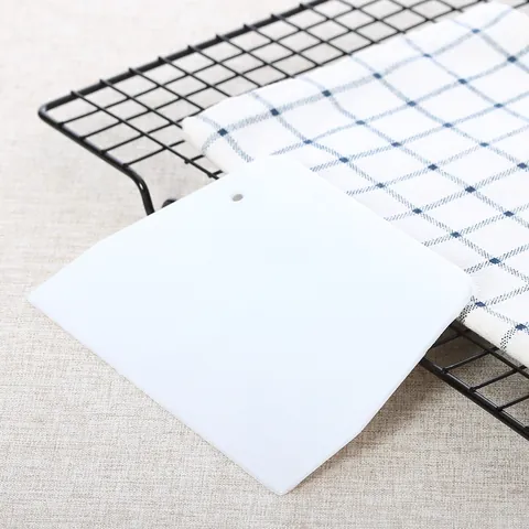 Durable Plastic Trapezoid Dough Scraper For Baking Cream Butter Smoothing Tool Flexible Cake Scraper Kitchen Bakeware White Scraper