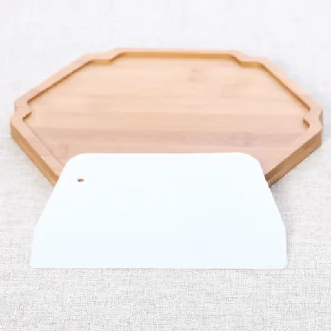 Durable Plastic Trapezoid Dough Scraper For Baking Cream Butter Smoothing Tool Flexible Cake Scraper Kitchen Bakeware White Scraper
