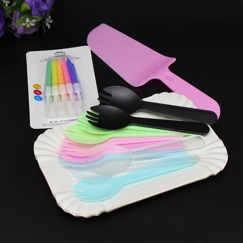 Couverts à Gâteau Jetables Assiettes Couteaux Fourchettes Accessoires Anniversaire Couleurs Macaron Collection Vaisselle